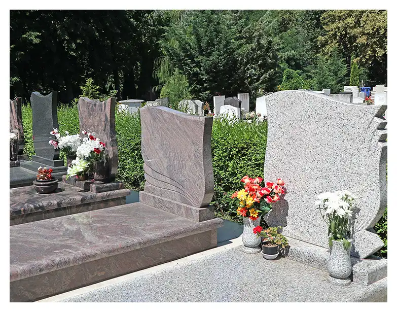 Nettoyage de sépultures à Badonviller